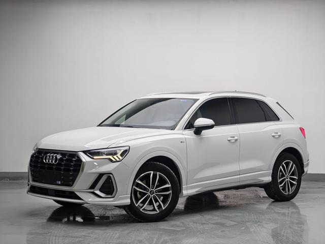 Audi Q3 2023, 1.4 л турбо, робот (DCT), передний, пробег 32 000 км — авто из Китая с пробегом