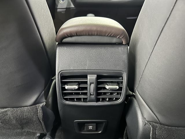 Toyota Corolla 2023, фото 13