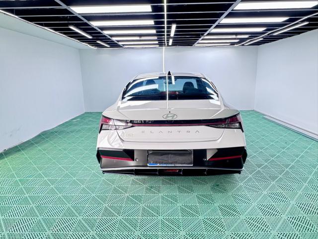 Hyundai Elantra 2023, фото 5