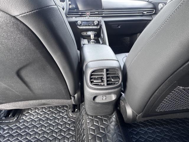 Hyundai Elantra 2023, фото 8