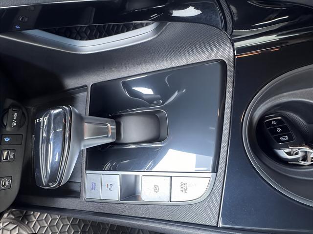 Hyundai Elantra 2023, фото 10