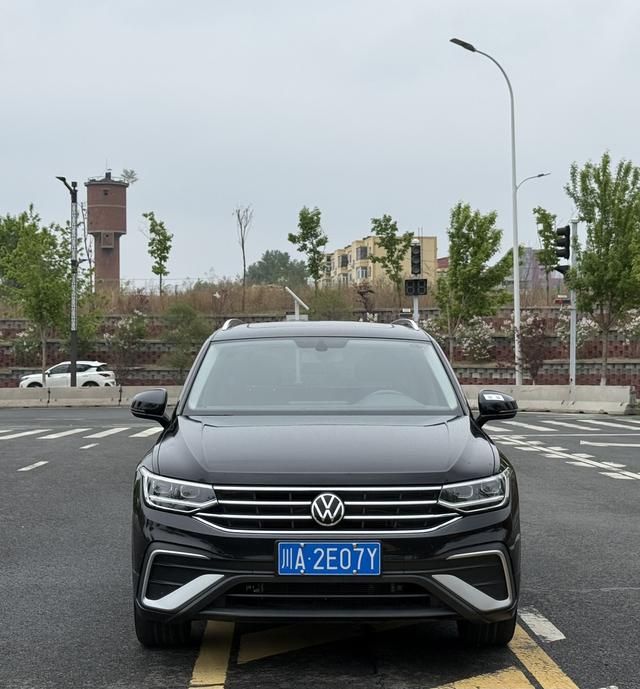 Volkswagen Tiguan 2023, фото 2