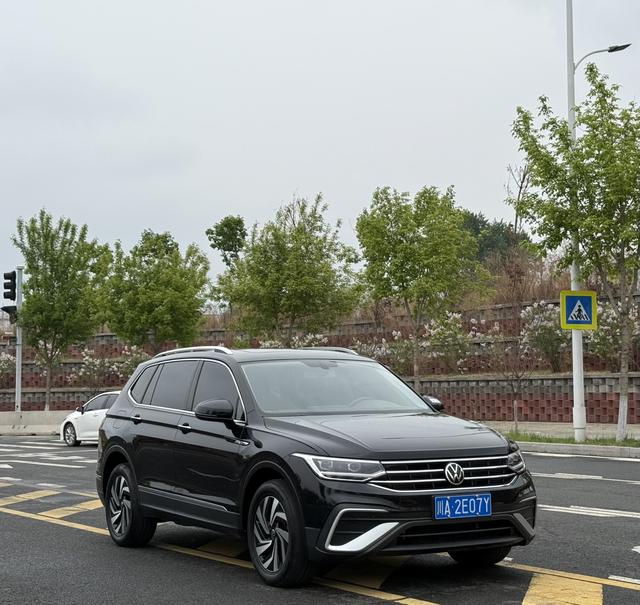 Volkswagen Tiguan 2023, фото 3