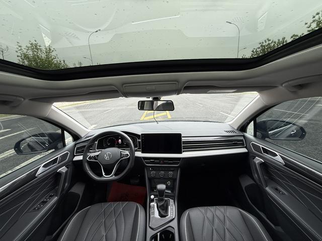 Volkswagen Tiguan 2023, фото 8