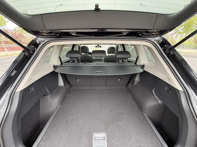 Volkswagen Tiguan 2023, фото 13