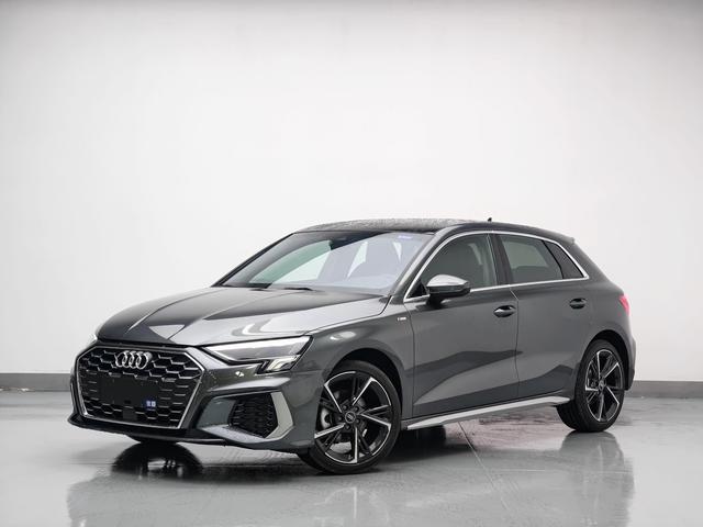 Audi A3 2024, 1.4 л турбо, робот (DCT), передний, пробег 5 000 км — авто из Китая с пробегом