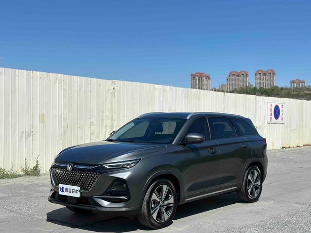 Changan X7 PLUS 2024, 1.5 л турбо, робот (DCT), передний, пробег 18 000 км — авто из Китая с пробегом