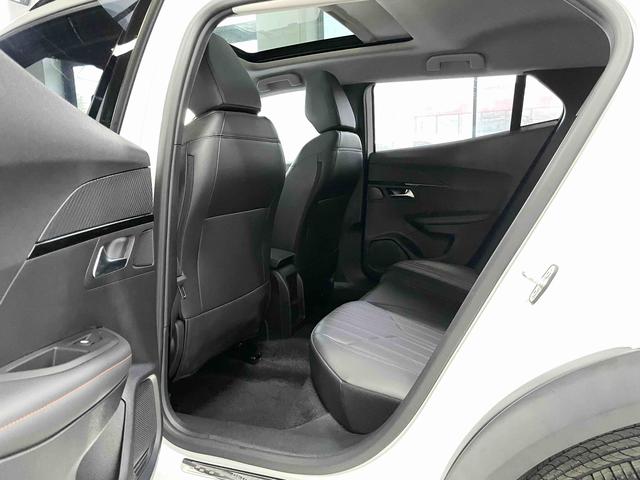 Peugeot 2008 2022, фото 10