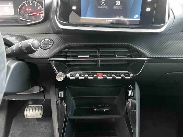 Peugeot 2008 2022, фото 11