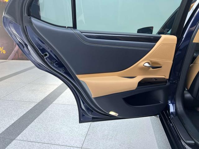 Lexus ES 2023, фото 14