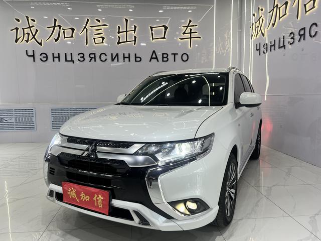 Mitsubishi Outlander 2021, 2 л, вариатор (CVT), передний, пробег 72 000 км — авто из Китая с пробегом