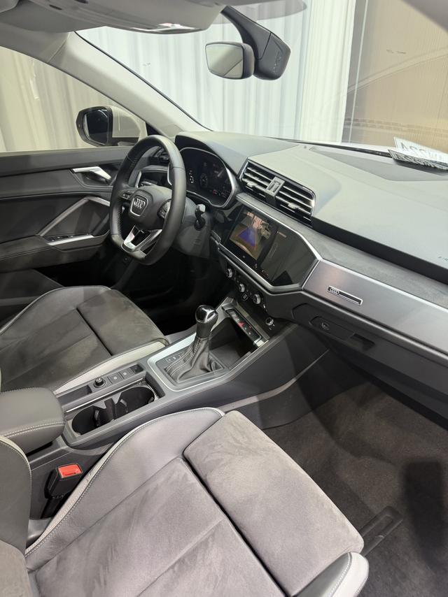 Audi Q3 2022, фото 14