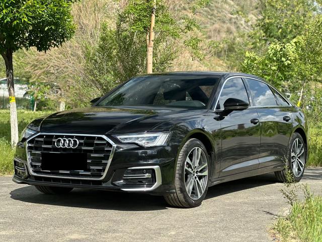 Audi A6L 2023, 2 л турбо, робот (DCT), передний, пробег 80 000 км — авто из Китая с пробегом