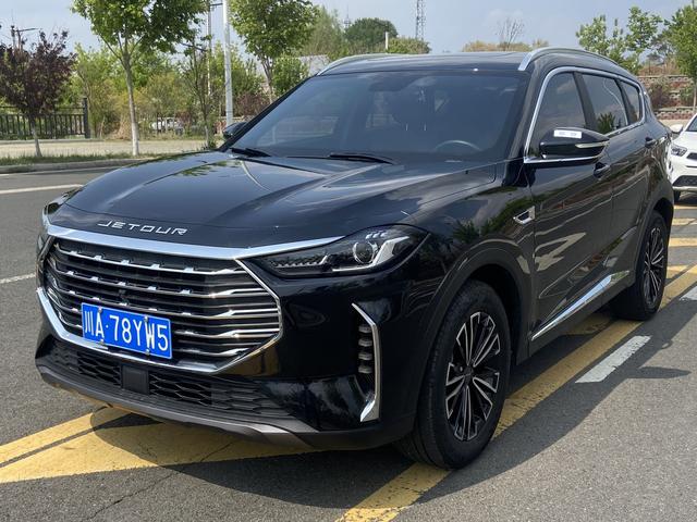 Jietu X70 PLUS 2022, 1.5 л турбо, вариатор (CVT), передний, пробег 38 000 км — авто из Китая с пробегом