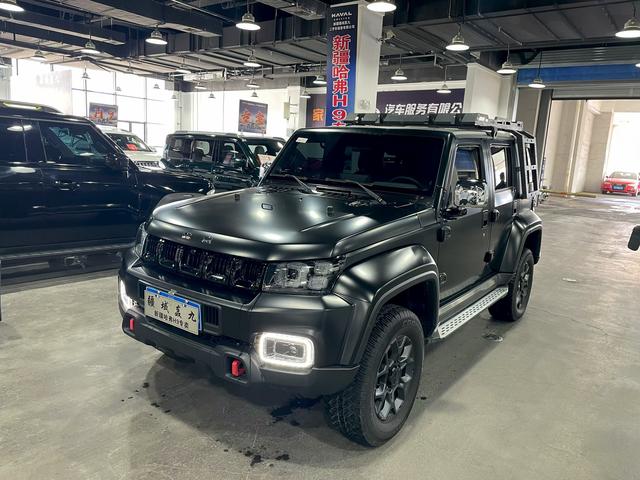 Beijing BJ40 2024, 2 л турбо, автомат, полный, пробег 20 000 км — авто из Китая с пробегом