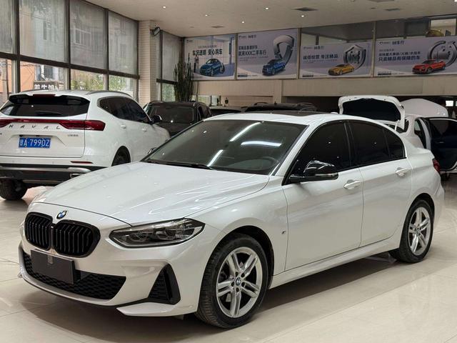 BMW 1 Series 2021, 1.5 л турбо, робот (DCT), передний, пробег 29 000 км — авто из Китая с пробегом