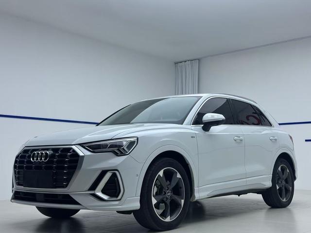 Audi Q3 2023, 1.4 л турбо, робот (DCT), передний, пробег 41 000 км — авто из Китая с пробегом