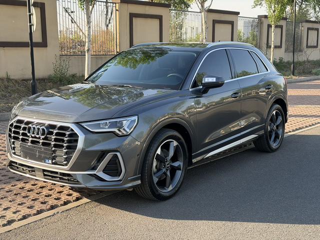 Audi Q3 2022, 1.4 л турбо, робот (DCT), передний, пробег 26 000 км — авто из Китая с пробегом