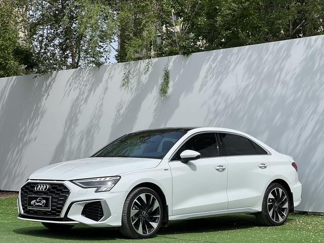 Audi A3 2022, 1.4 л турбо, робот (DCT), передний, пробег 54 000 км — авто из Китая с пробегом