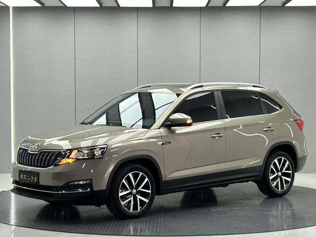 Skoda Kamiq 2023, 1.5 л, автомат, передний, пробег 39 000 км — авто из Китая с пробегом