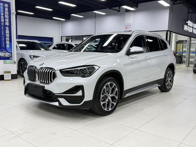 BMW X1 2022, 1.5 л турбо, робот (DCT), передний, пробег 52 000 км — авто из Китая с пробегом