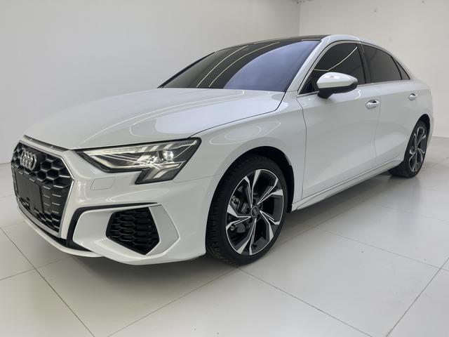 Audi A3 2023, 1.4 л турбо, робот (DCT), передний, пробег 52 000 км — авто из Китая с пробегом