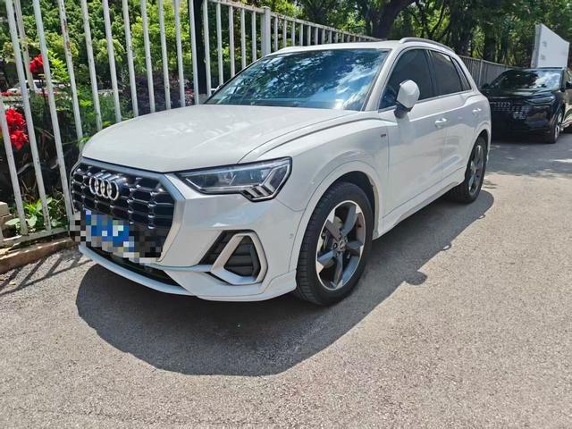 Audi Q3 2023, 1.4 л турбо, робот (DCT), передний, пробег 19 000 км — авто из Китая с пробегом