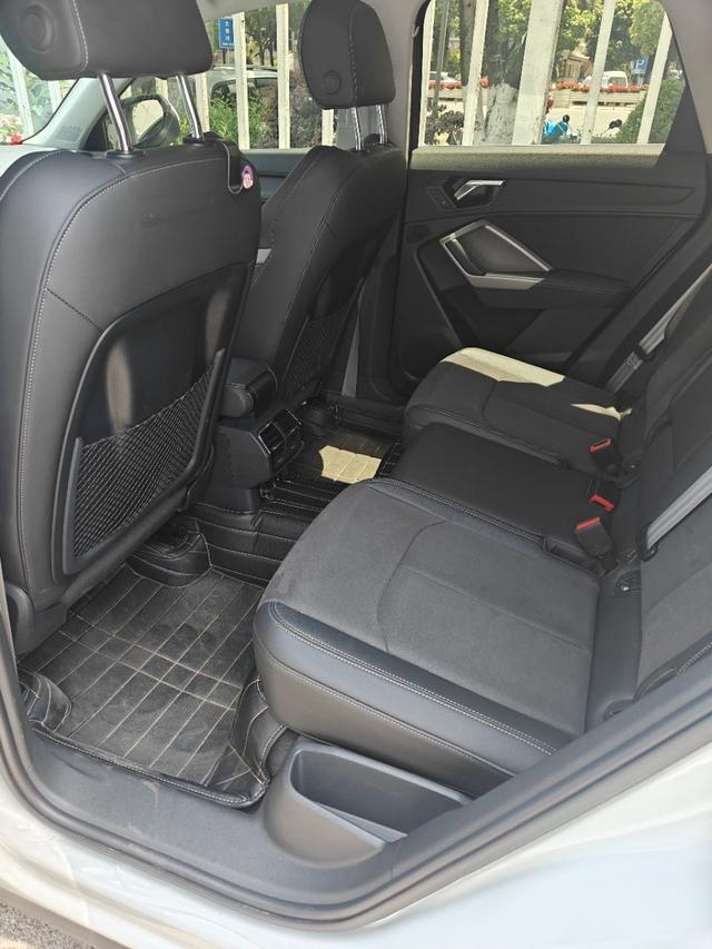 Audi Q3 2023, фото 2