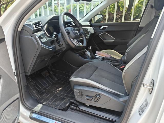 Audi Q3 2023, фото 4