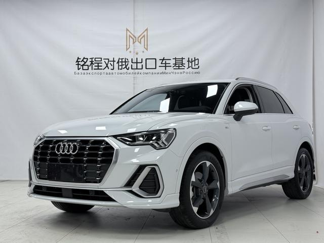 Audi Q3 2022, 1.4 л турбо, робот (DCT), передний, пробег 31 000 км — авто из Китая с пробегом