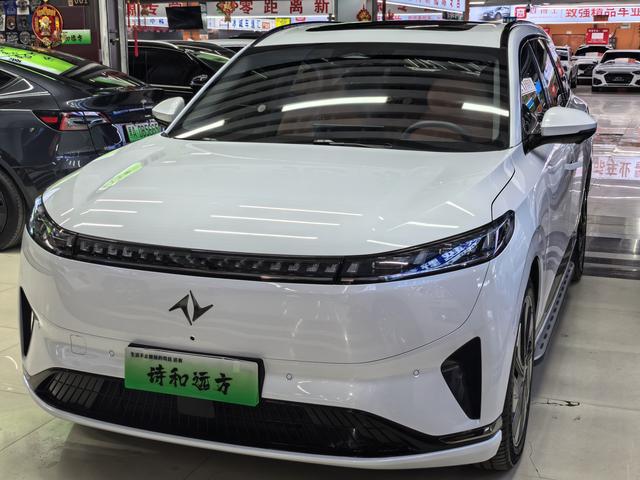 Dongfeng Yipai 2025, 1.5 л турбо, электропривод, задний, пробег 22 000 км — авто из Китая с пробегом