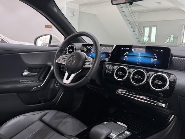 Mercedes-Benz A-Class 2021, фото 14