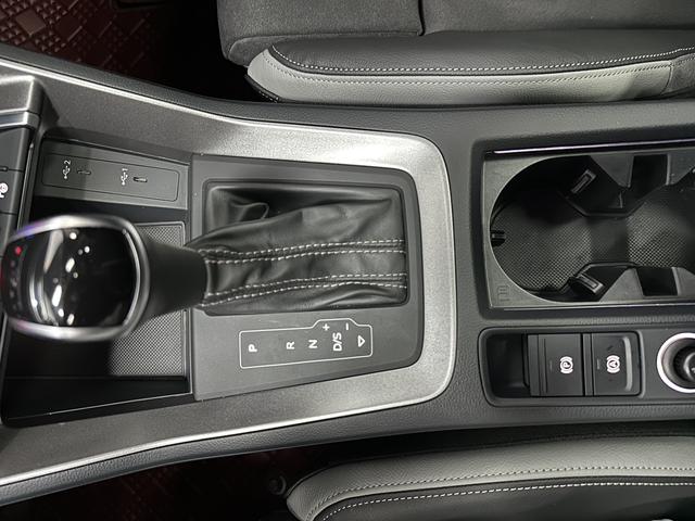Audi Q3 2022, фото 16