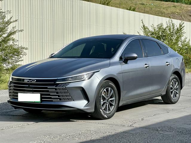BYD Song 2024, 1.5 л, вариатор (CVT), передний, пробег 30 200 км — авто из Китая с пробегом