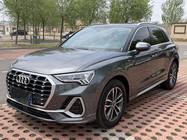Audi Q3 2022, 1.4 л турбо, робот (DCT), передний, пробег 23 000 км — авто из Китая с пробегом