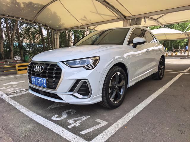Audi Q3 2022, 1.4 л турбо, робот (DCT), передний, пробег 48 000 км — авто из Китая с пробегом