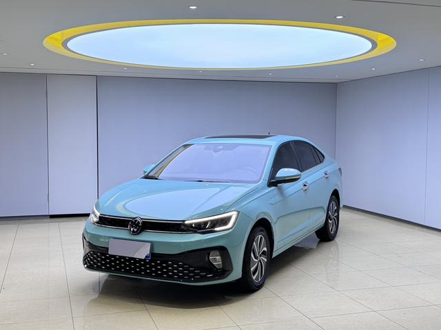 Volkswagen Lavida 2023, 1.5 л, автомат, передний, пробег 49 000 км — авто из Китая с пробегом