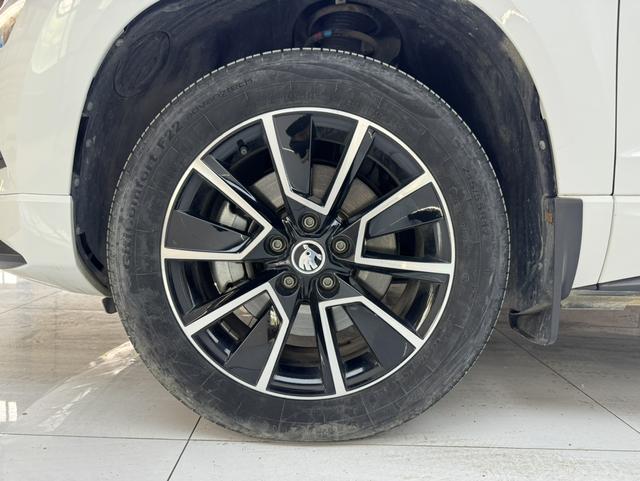 Skoda Karoq 2023, фото 8