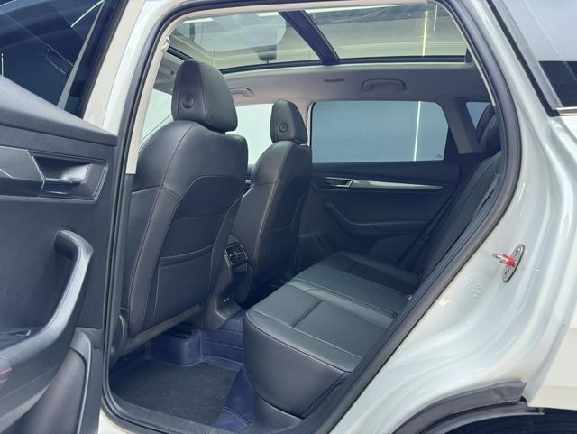 Skoda Karoq 2023, фото 10