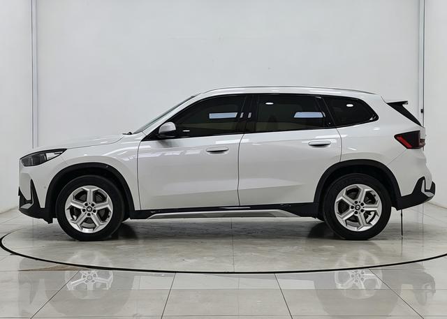 BMW X1 2023, фото 4