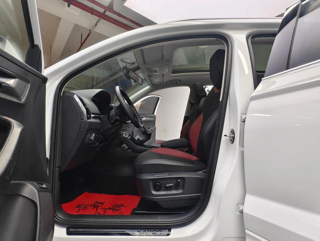 Skoda Karoq 2023, фото 8