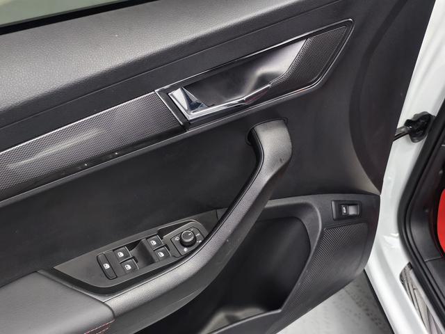 Skoda Karoq 2023, фото 12