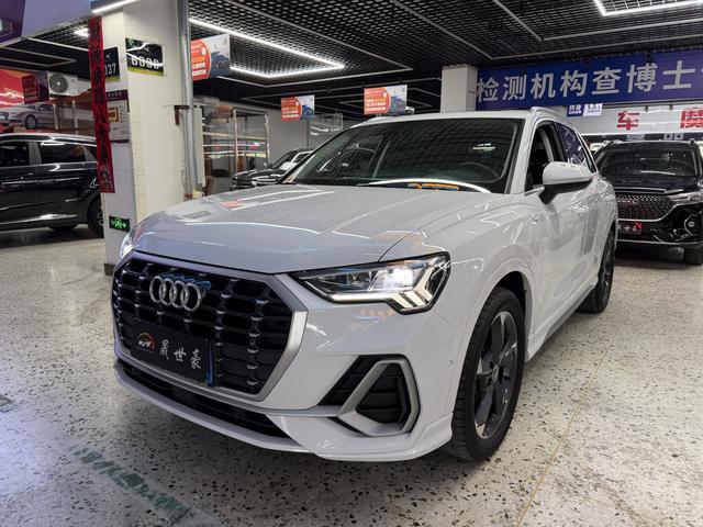 Audi Q3 2022, 1.4 л турбо, робот (DCT), передний, пробег 43 000 км — авто из Китая с пробегом