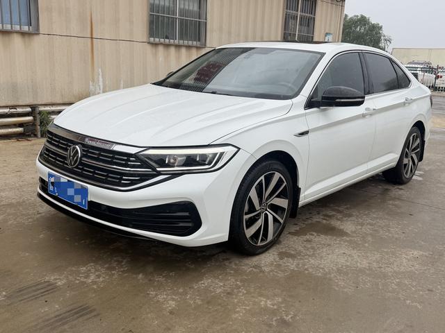 Volkswagen Jetta 2023, 1.4 л турбо, робот (DCT), передний, пробег 29 000 км — авто из Китая с пробегом