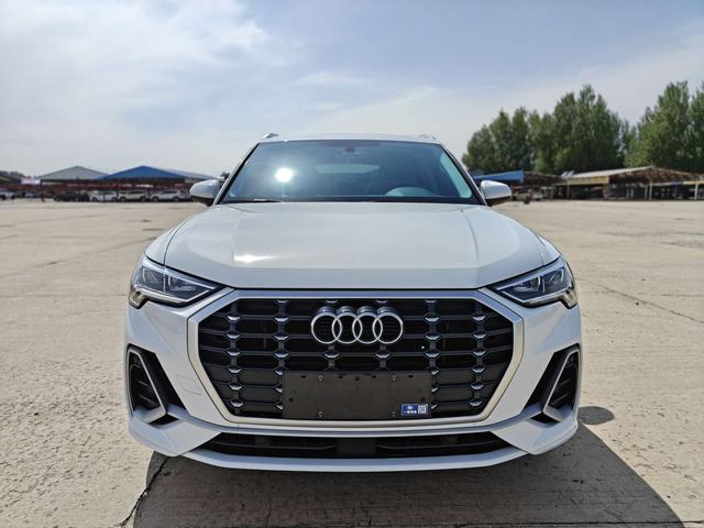 Audi Q3 2022, фото 2