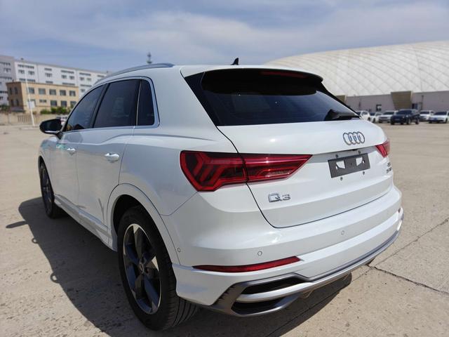 Audi Q3 2022, фото 4