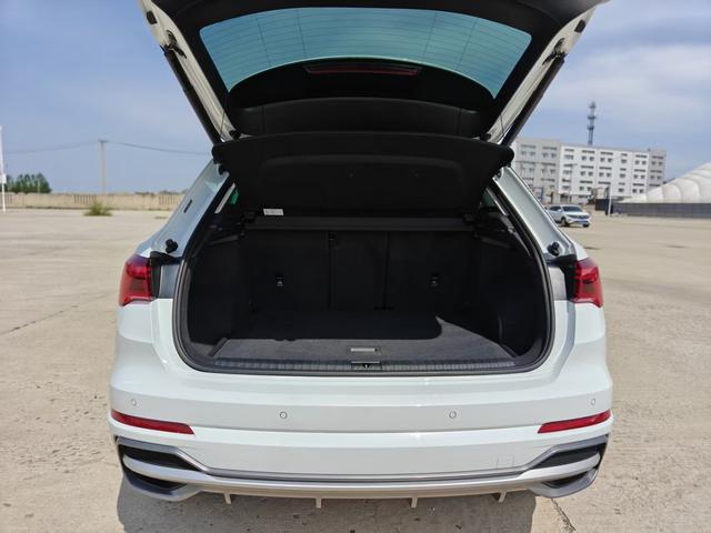 Audi Q3 2022, фото 8