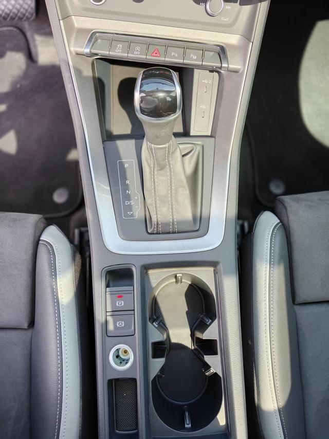 Audi Q3 2022, фото 16