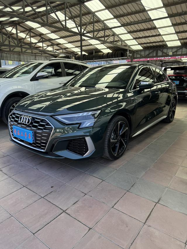 Audi A3 2023, 1.4 л турбо, робот (DCT), передний, пробег 23 000 км — авто из Китая с пробегом