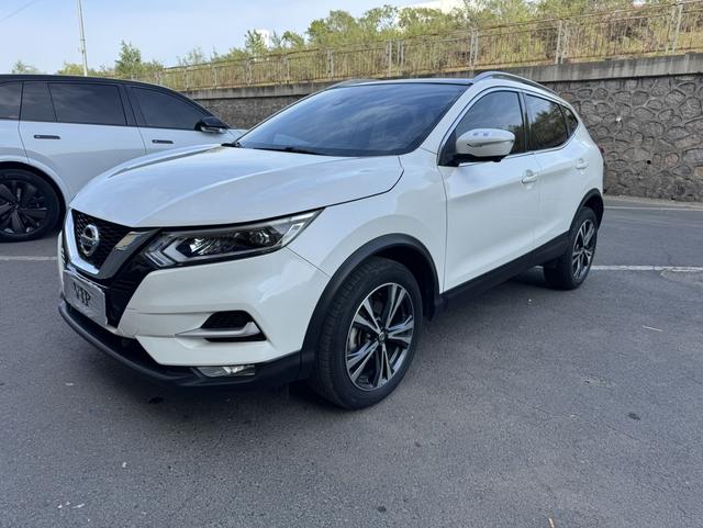 Nissan Qashqai 2022, 2 л, вариатор (CVT), передний, пробег 47 000 км — авто из Китая с пробегом